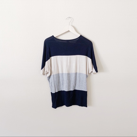 LIKE NEW! LOOSE BLOCK MULTI COLOR WOMEN’S BLOUSE! - Picture 2 of 2